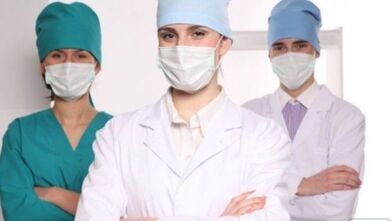 Medikuek gomendioak ematen dizkie osteokondrosi torazikoa duten pazienteei